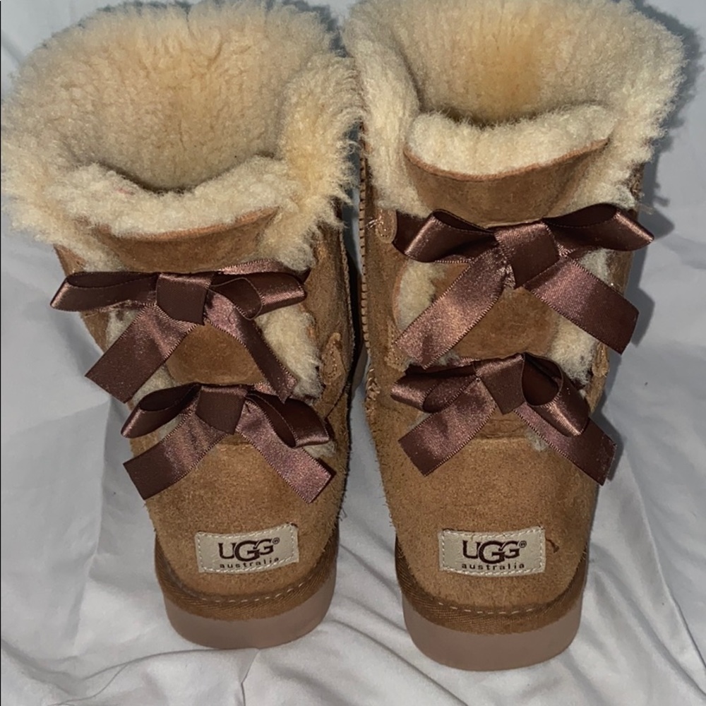 Uggs Bailey Bows Chestnut size 8